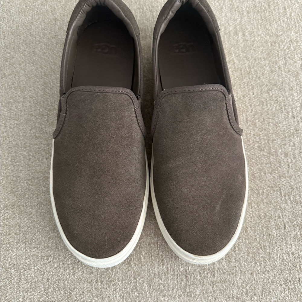 LIKE NEW UGG Women’s Suede Slip-On Shoes